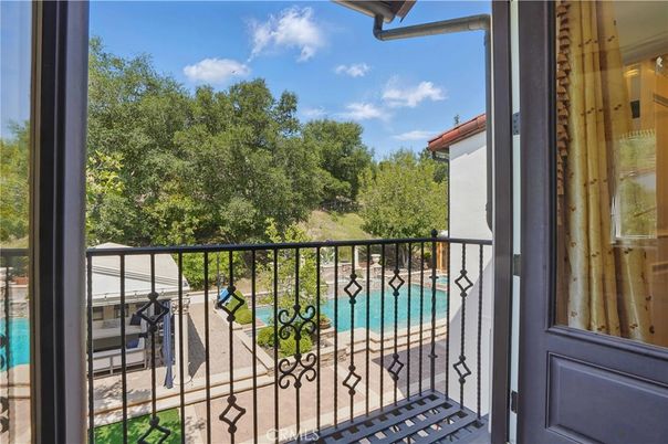 Exterior, Pool, Other