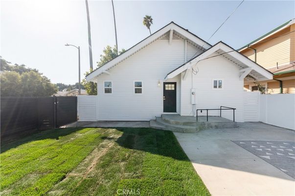 Backyard, Exterior, Facade, Farmhouse