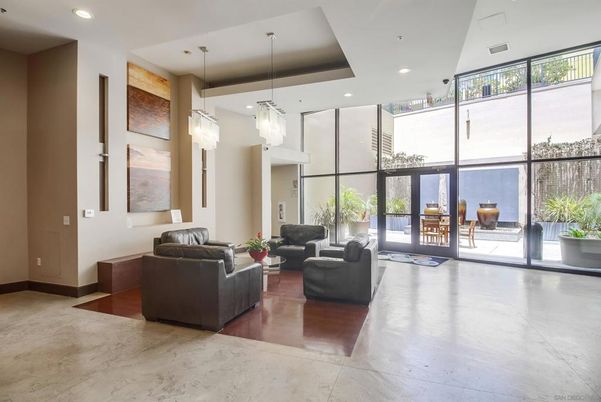Interior, Living room, Pendant Lights, Recessed Lighting