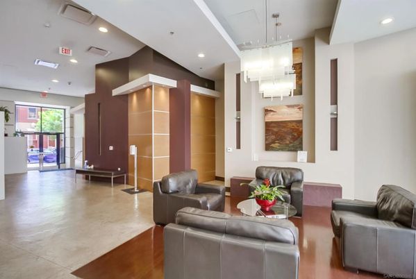 Interior, Living room, Pendant Lights, Recessed Lighting
