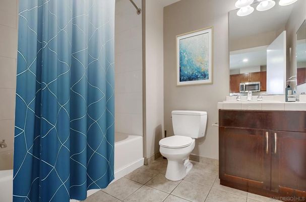 Bathroom, Interior, Tile Countertops