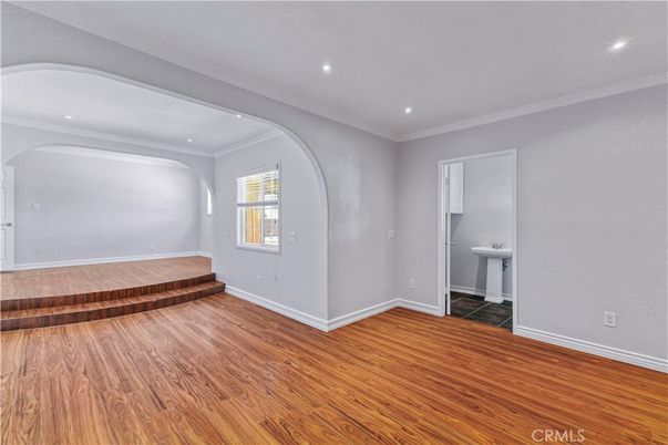 Empty room, Interior, Recessed Lighting, Wood Texture Flooring