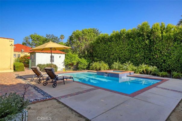 Exterior, Pool