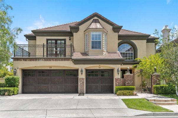 Attached, Exterior, Facade, Mediterranean