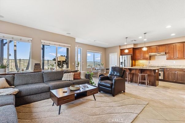 Interior, Kitchen, Living room, Pendant Lights, Recessed Lighting, Stainless Steel Appliances