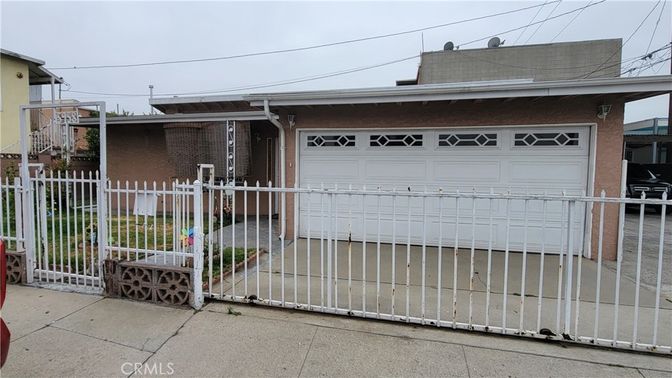 Detached Garage, Exterior