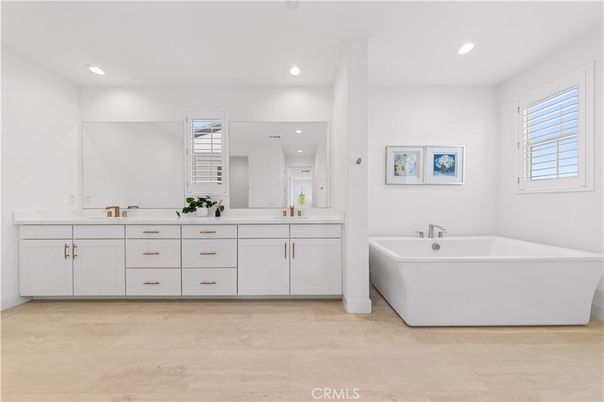 Bathroom, Dual Sink Vanities, Free Standing Baths, Interior, Recessed Lighting