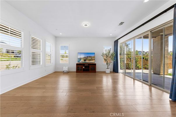 Empty room, Interior, Recessed Lighting, Wood Texture Flooring