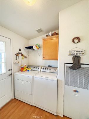 Interior, Utility Closets, Washer, Wood Texture Flooring