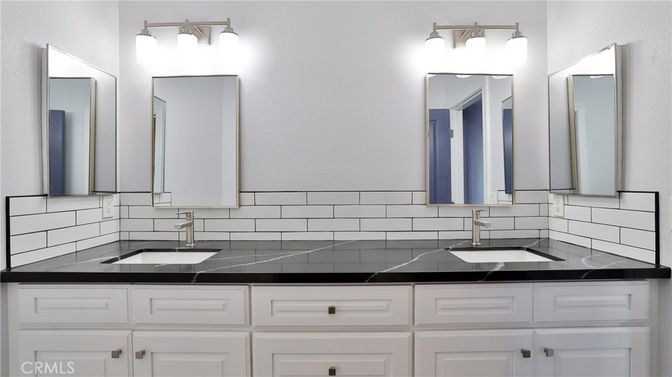 Bathroom, Dual Sink Vanities, Interior