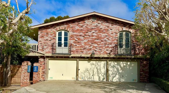 Attached, Exterior, Facade, Brick Facade, Brick Traditional