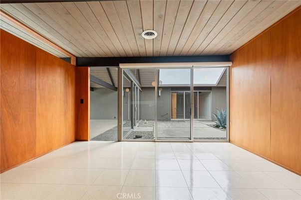 Empty room, Interior, Wooden Ceilings, Wooden Walls