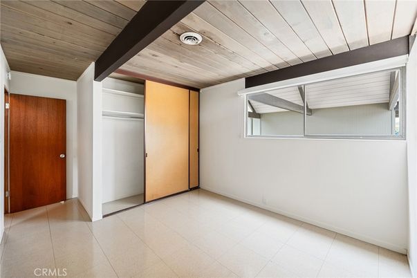 Empty room, Interior, Recessed Lighting, Wooden Ceilings