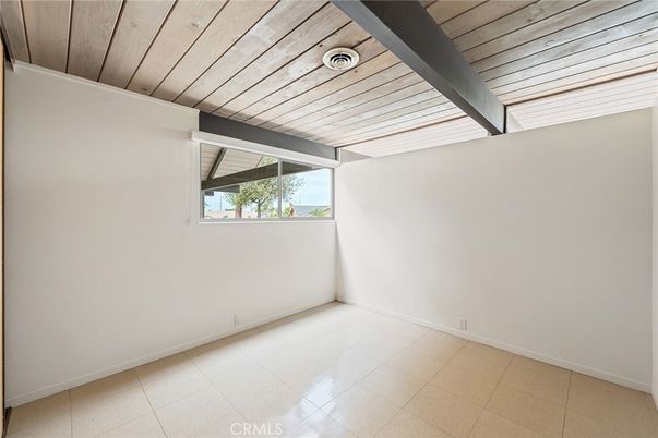 Empty room, Interior, Wooden Ceilings