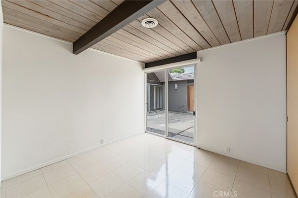Empty room, Interior, Recessed Lighting, Wooden Beams, Wooden Ceilings