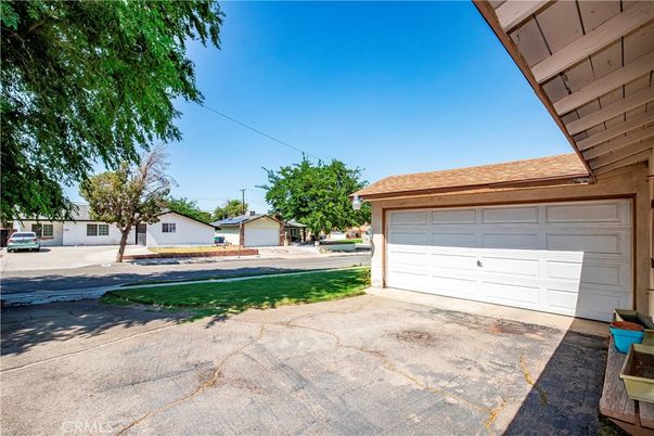 Detached Garage, Exterior