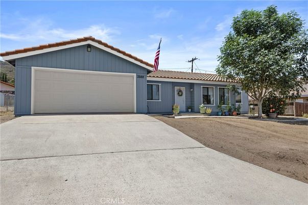Attached, Exterior, Facade, Ranch