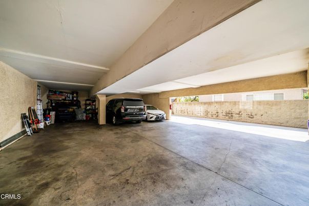 Garage, Interior