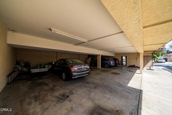 Garage, Interior
