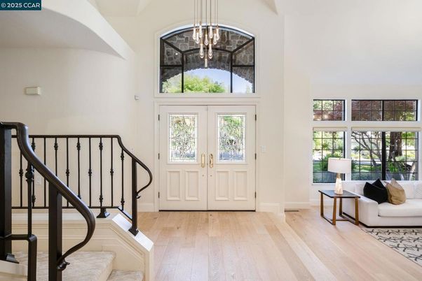 Interior, Pendant Lights, Wood Texture Flooring