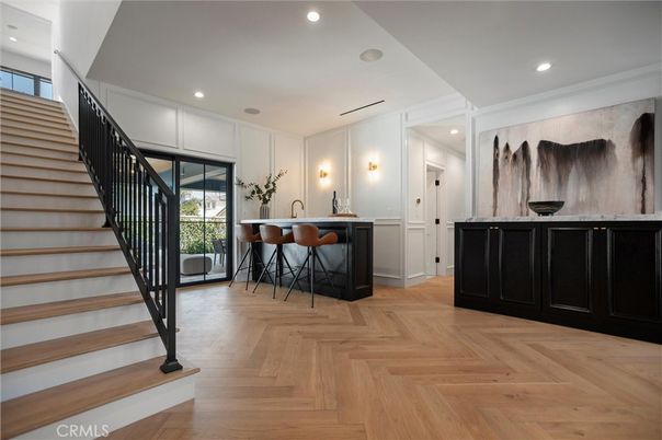 Interior, Recessed Lighting, Wood Texture Flooring