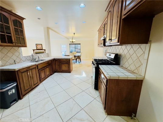 Chandelier, Dining room, Interior, Kitchen, Recessed Lighting, Tile Countertops