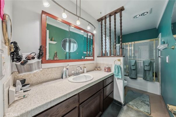 Bathroom, Glass Shower, Interior, Pendant Lights, Recessed Lighting
