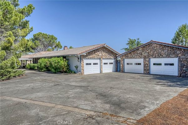 Detached Garage, Exterior