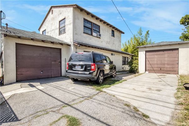 Detached Garage, Exterior