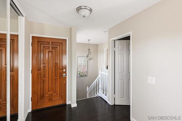 Interior, Pendant Lights, Wood Texture Flooring