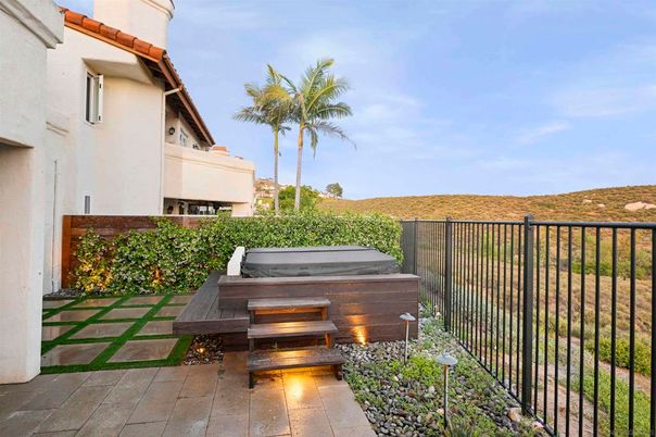 Exterior, Hot Tub