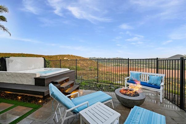 Exterior, Hot Tub