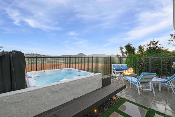 Exterior, Hot Tub