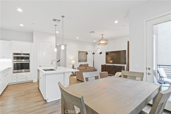 Dining room, Interior, Kitchen, Pendant Lights, Recessed Lighting, Wood Texture Flooring