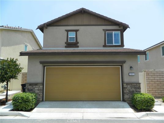 Attached, Exterior, Facade, American Craftsman