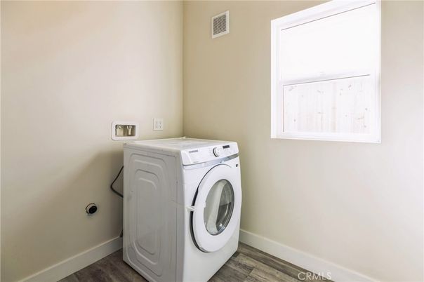 Interior, Washer, Wood Texture Flooring