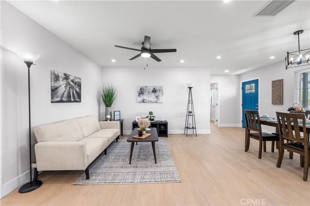 Dining room, Interior, Living room, Pendant Lights, Recessed Lighting, Wood Texture Flooring