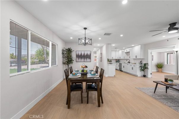 Dining room, Interior, Kitchen, Pendant Lights, Recessed Lighting, Wood Texture Flooring