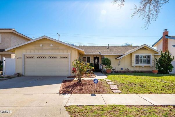 Attached, Exterior, Facade, Ranch