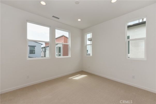 Empty room, Interior, Recessed Lighting