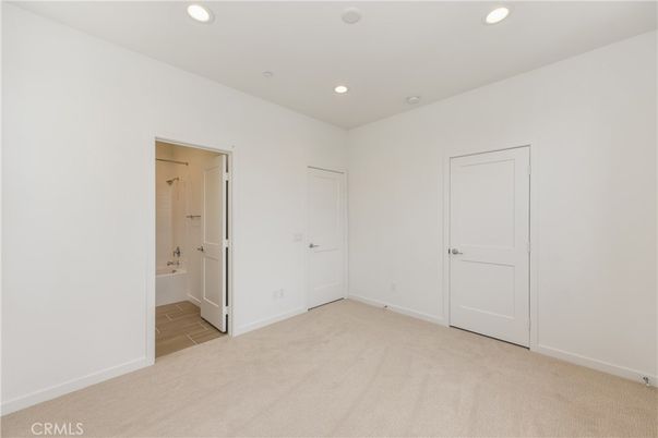 Bathroom, Empty room, Interior, Recessed Lighting