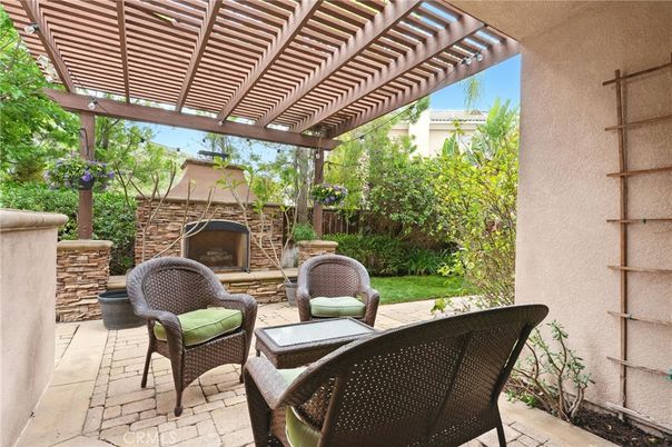 Exterior, Fireplace