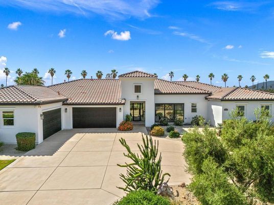 Attached, Exterior, Facade, Mediterranean