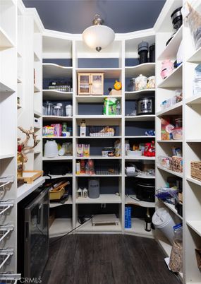 Interior, Pendant Lights, Walk-in Closets, Wood Texture Flooring