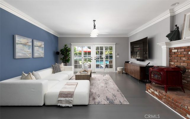 Fireplace, Interior, Living room, Pendant Lights