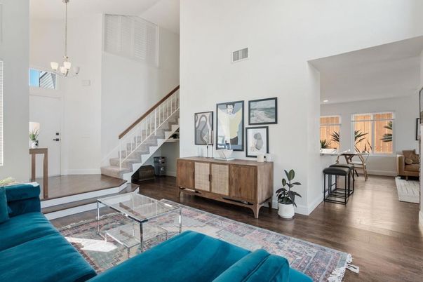 Interior, Living room, Pendant Lights, Recessed Lighting, Wood Texture Flooring
