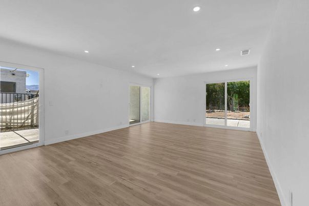 Empty room, Interior, Recessed Lighting, Wood Texture Flooring