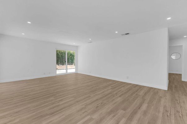 Empty room, Interior, Recessed Lighting, Wood Texture Flooring