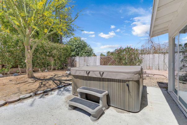 Exterior, Hot Tub