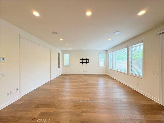 Empty room, Interior, Recessed Lighting, Wood Texture Flooring